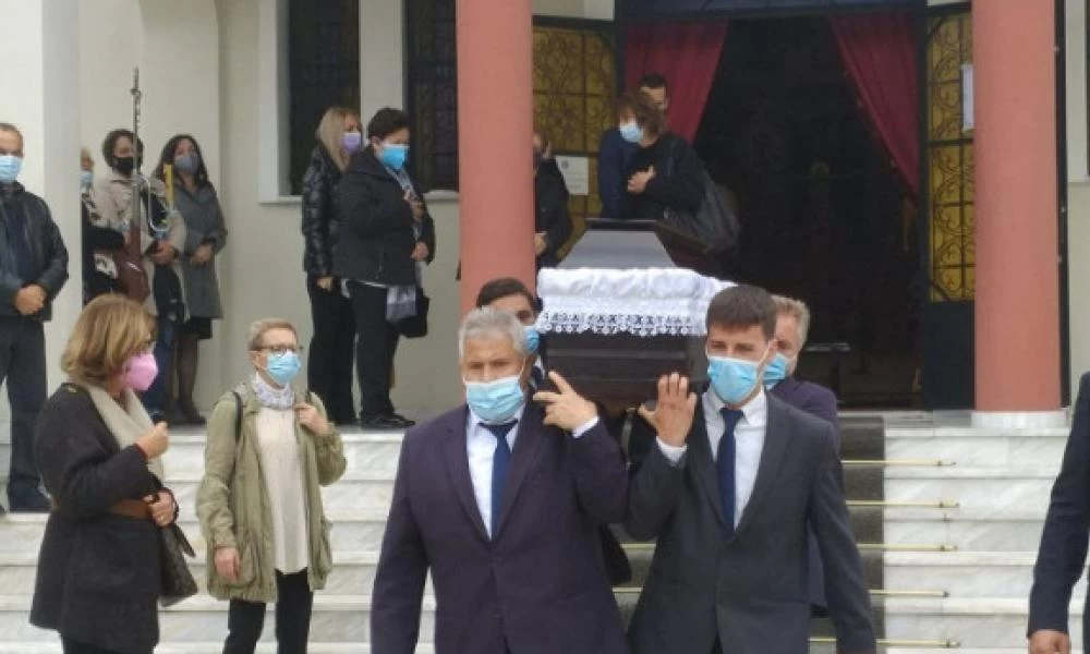 Βόλος: Θρήνος στην κηδεία της 76χρονης που κατακρεουργήθηκε